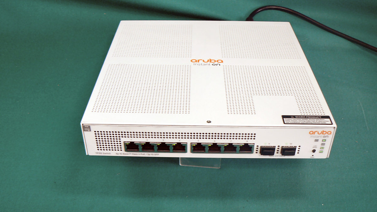 HPE-Aruba Switch 8G, JL681A, 8-port, 1 Gbit/s, 8x PoE, 2x SFP